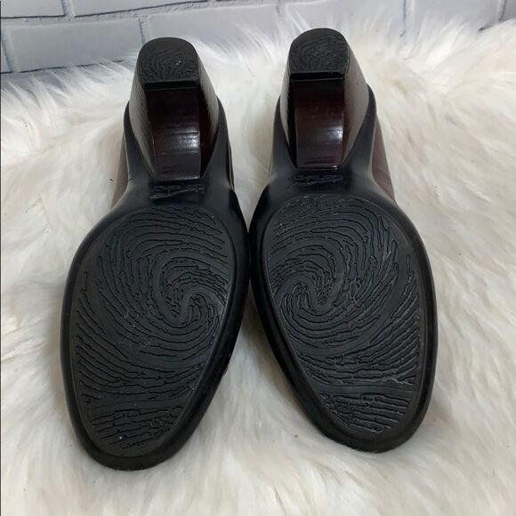 Dansko Brown Leather Dress Heels Size 38/7.5 - Picture 6 of 6